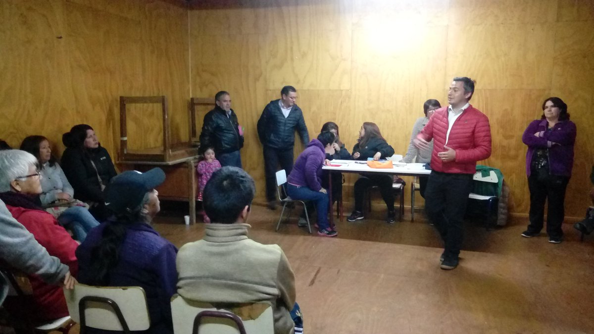 dipcontreras's tweet photo. A un día de terminar el periodo de campaña, volvemos a estar con los vecinos de la Población y feria Bernado O Higgins en #PtoMontt https://t.co/OPxEvcWzgQ