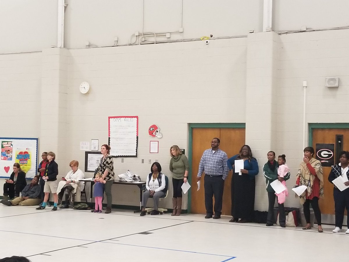 Midway Hills Academy tweet media