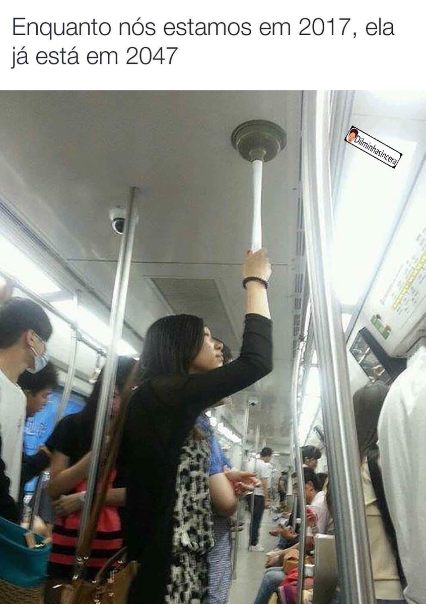 dilminhasincera's tweet photo. Enquanto nós estamos em 2017, ele já está em 2047 https://t.co/jTFldJlN4X