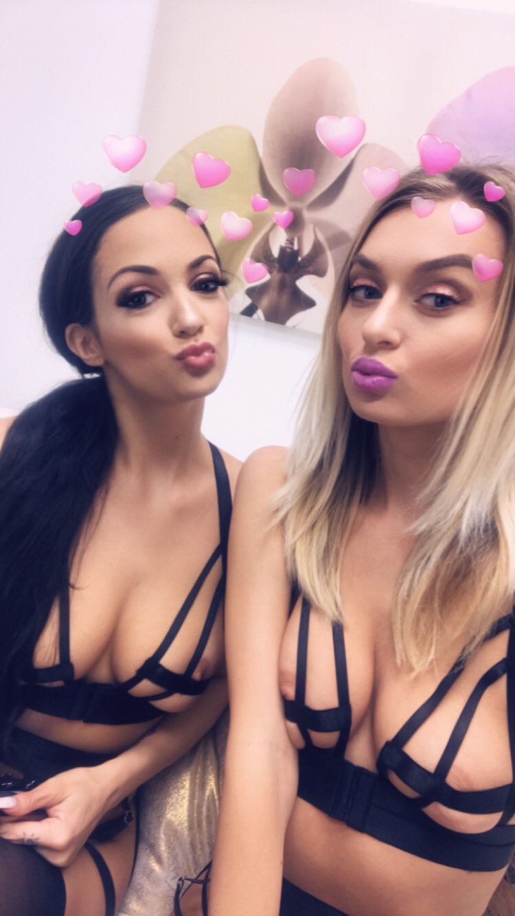 @SofiRyanxoxo @CamSodaLive we will be live at 4-5 pst https://t.co/t2gVbLizCF