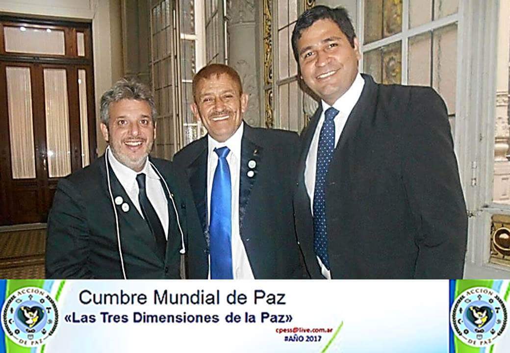 Participando en el congreso de la Nación de la cumbre mundial de la paz " las tres dimensiones de la paz"