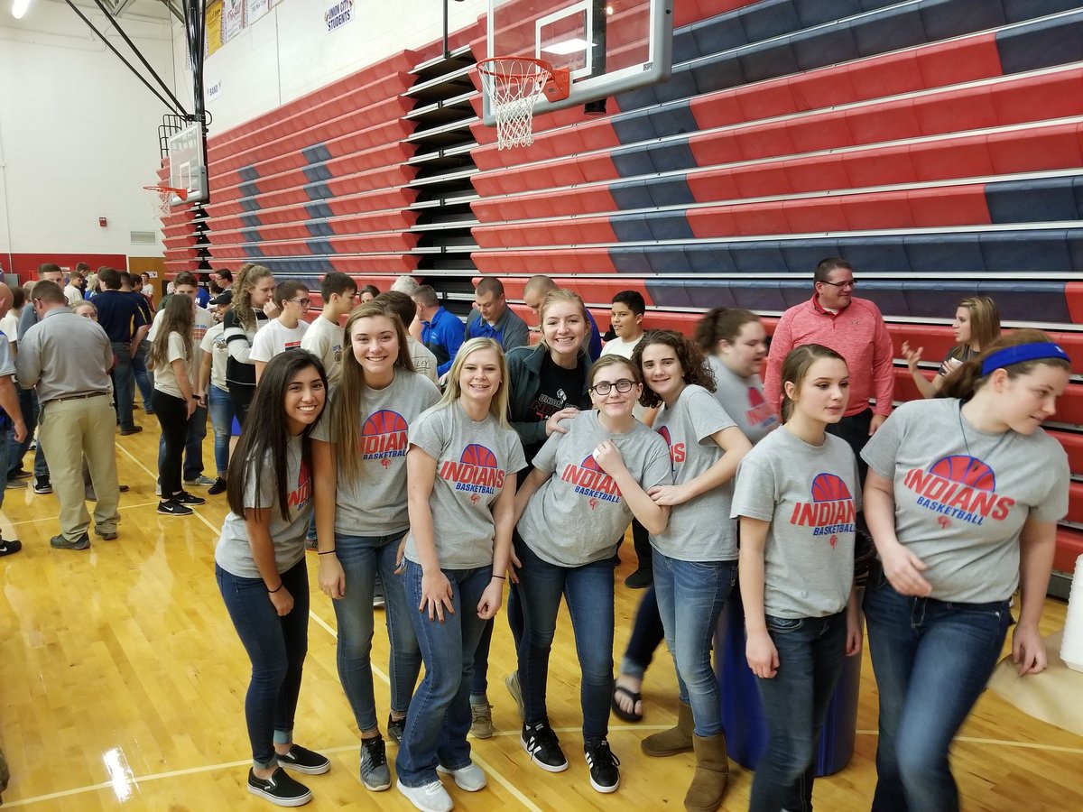 UC_Principal's tweet photo. What a night!  Community Thanksgiving with over 650 people served.  #ucpride #loveasmalltown @UC_Athletics @clintonjrandall @UCLadyIndians @RandolphEastern https://t.co/6JNpX3w4O5