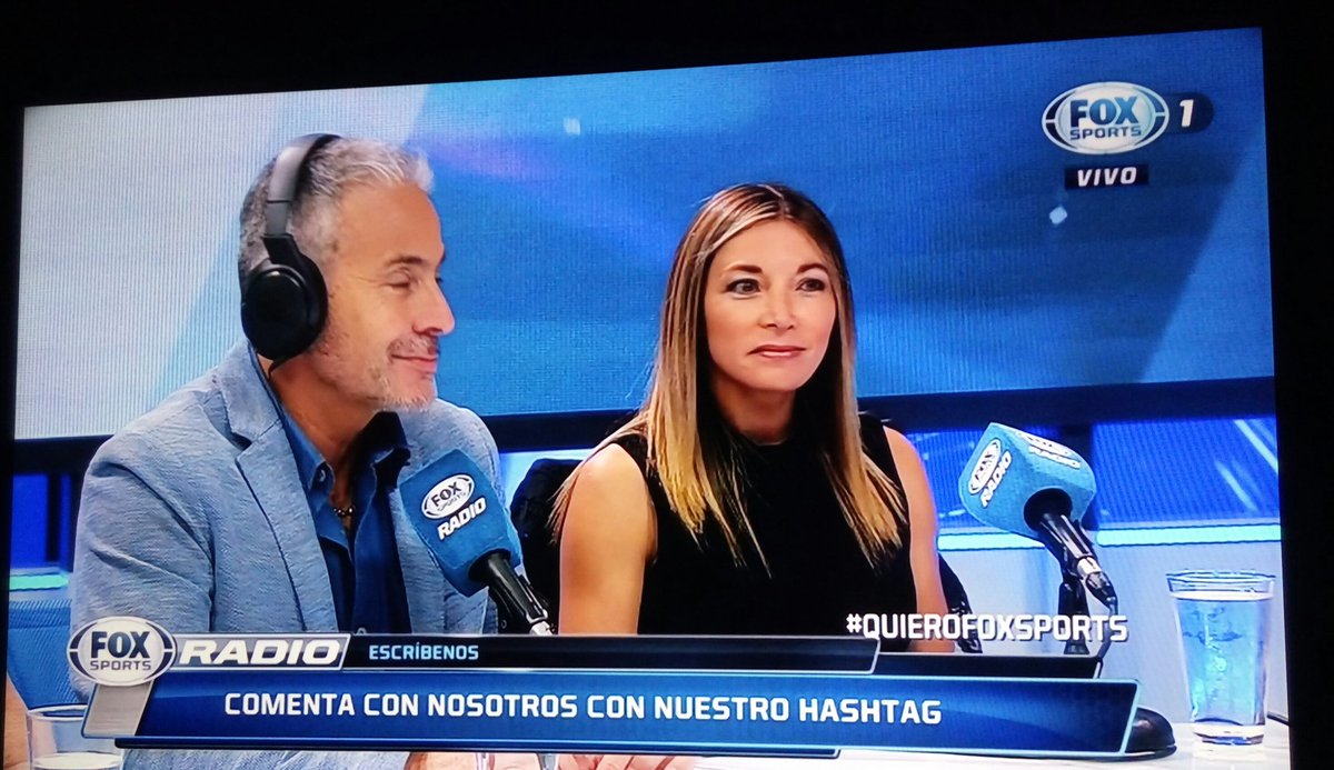 Chileno_Deporte's tweet photo. La mejor y mas linda invitada hoy en @FOXSports_Chile #QUIEROFOXSPORTS #Crack #Evelover @eveatleta #MalagaTeEspera https://t.co/hbgOfKm3gD
