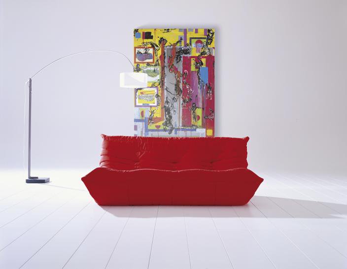 A bold &amp; convivial additional to any modern interior.
Learn more about Togo by Michel Ducaroy: bit.ly/2hBt3JU