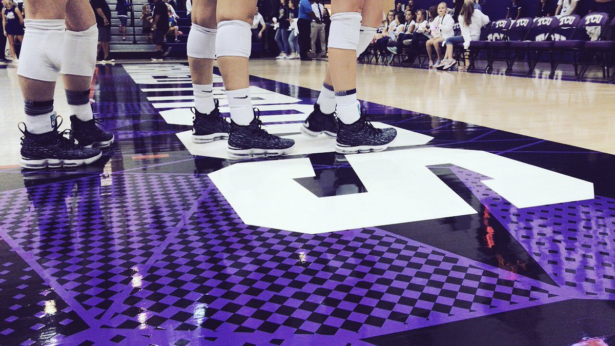 a_pans10's tweet photo. TCU Volleyball reppin @KingJames 👑 https://t.co/B0b7B21Bva