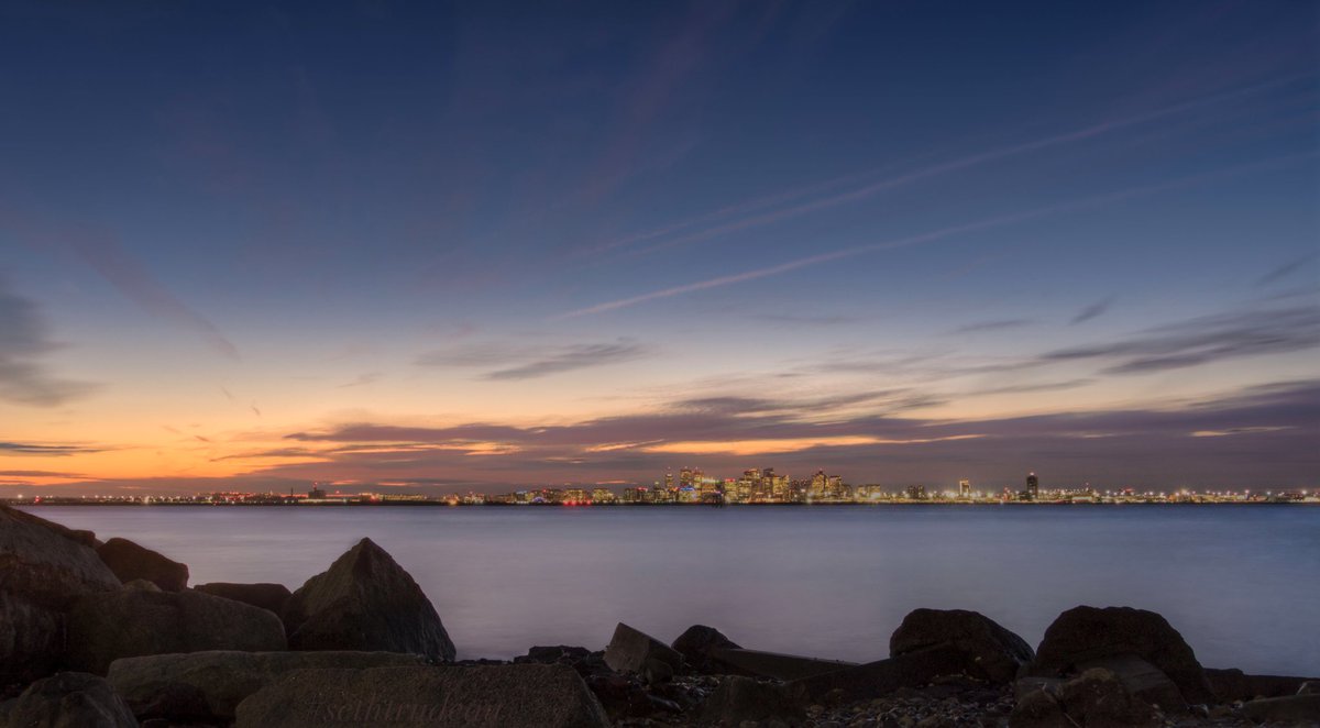 Seth_T_Photo's tweet photo. ~Sunset Over Logan~        #wenham#loganairportboston #sunsetphotography #hdr_lovers #hdr_and_sunsets #massachusetts #sethtrudeau #sethtrudeauphotography #photography #city #boston #bostonsunset #bostoncitynights #bostoncityscape #water #horizon #sky #MA #city #lights #citylights https://t.co/FXWN62r9zm
