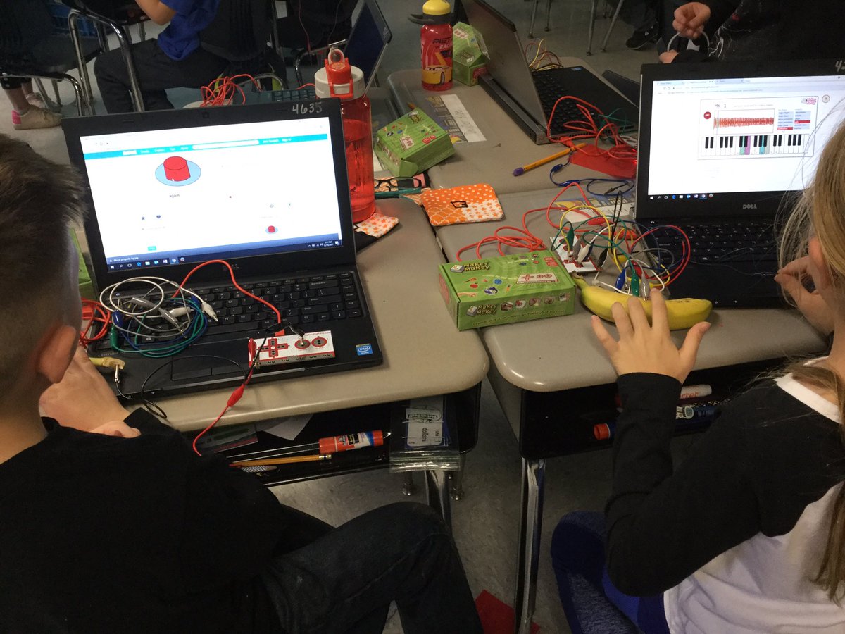 #creativity #innovation with <a href="/makeymakey/">Makey Makey</a> young minds hard at work <a href="/MexElem/">Mexico Elementary School</a> <a href="/CiTiEdTech/">CiTi Ed Tech</a>