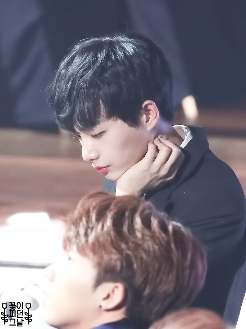 longguopics's tweet photo. 171115
cr. blooming1996 https://t.co/6oIGftNPmV