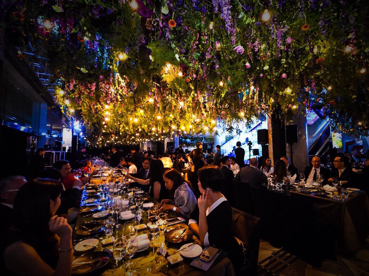 FIF_HK's tweet photo. “I perhaps owe having become a painter to flowers.” #ClaudeMonet. 
#ThrowbackThursday to the #HKFIF 'Monet, Monet' 2016 fundraiser! https://t.co/4yxBZqjsrJ