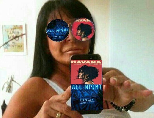 cabelloartois's tweet photo. "Você não pode gostar das duas"
"Você não pode ser fã das duas" 

Eu : O que disse ? https://t.co/X2QenXbR3z