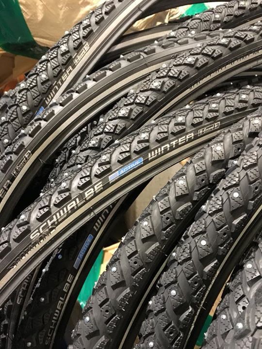 bonmeq's tweet photo. Låt hjulen rulla även i vinter. Dubbdäck inkl. montering 600:-/styck. 1000:- för paret! Boka tid på hemsidan. https://t.co/kbXyYTrZ0g https://t.co/s5sPBSoDTT