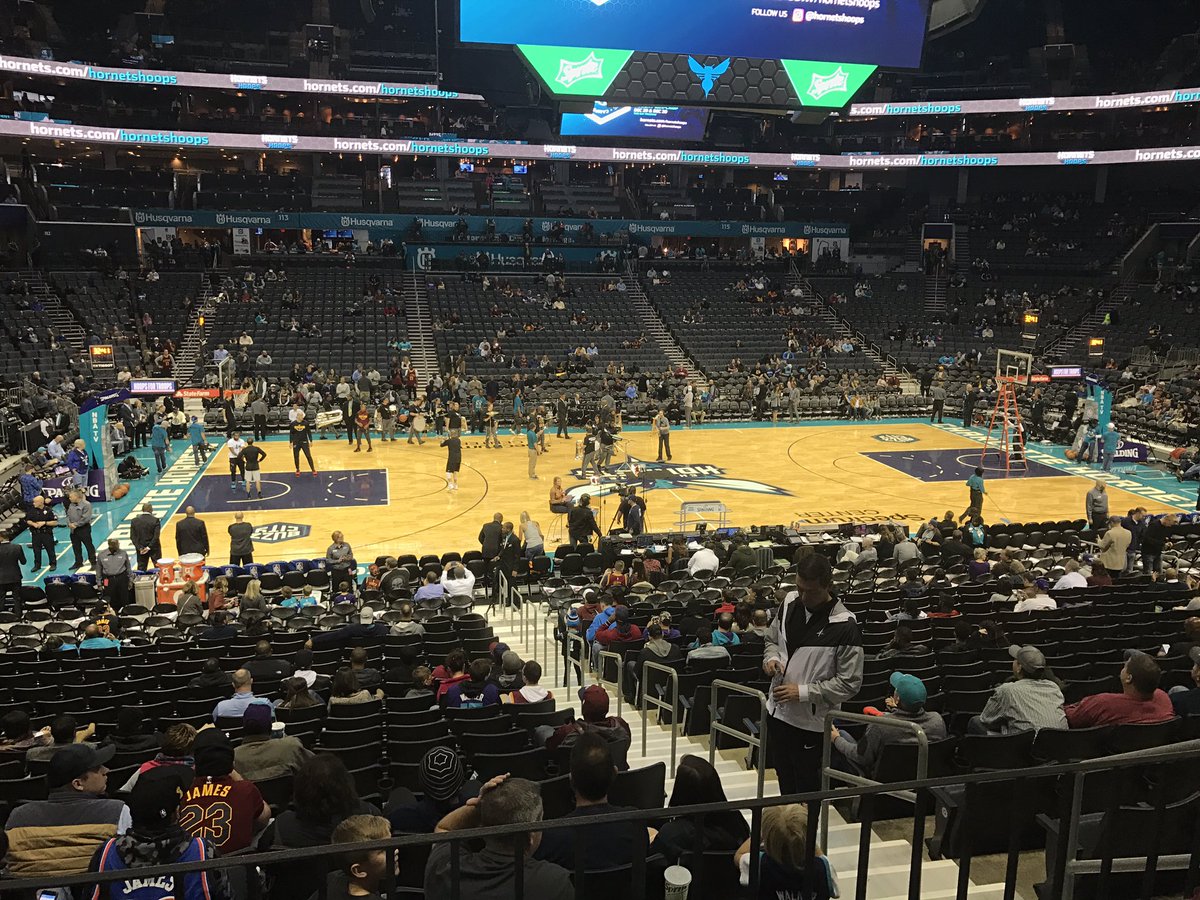 DJSVED's tweet photo. @hornets @hornetsgamenite #23 #clt #704 https://t.co/yvVGCdh8Zu