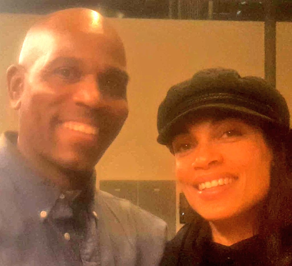 Compassioning's tweet photo. __💙💙______💙💙@Live1Vida
💛____💛__💛___💛It's
💙______🐻_____💙4:44
#WhatAreYouGratefulFor?
___💛_______💛@NikkiReed_I_Am
____💙___💙@JamesAndJamee
_______🐻@IanSomerhalder
Grateful for crossing spiritual paths w/my NEW nonviolent-communication sister (@RosarioDawson)#TeamNVC https://t.co/HYmAQNJe4r