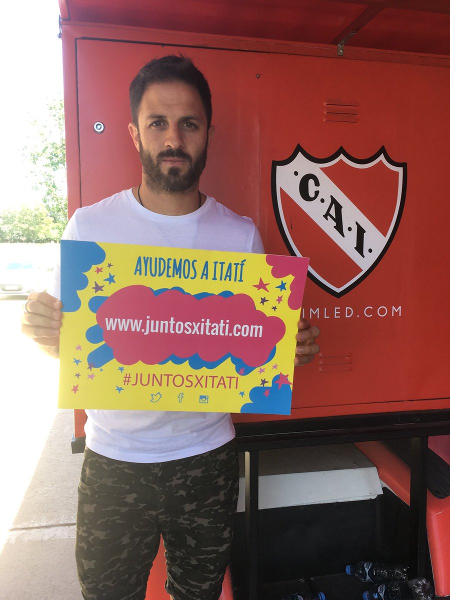 agus_tweets's tweet photo. Gracias @Independiente y equipo @arielholan_DT @nico_taglia @elgalgojonas @BurriMartinez07 por sumarse a la campaña #juntosxitati @JuntosxItati https://t.co/EzJAQ6g4e3