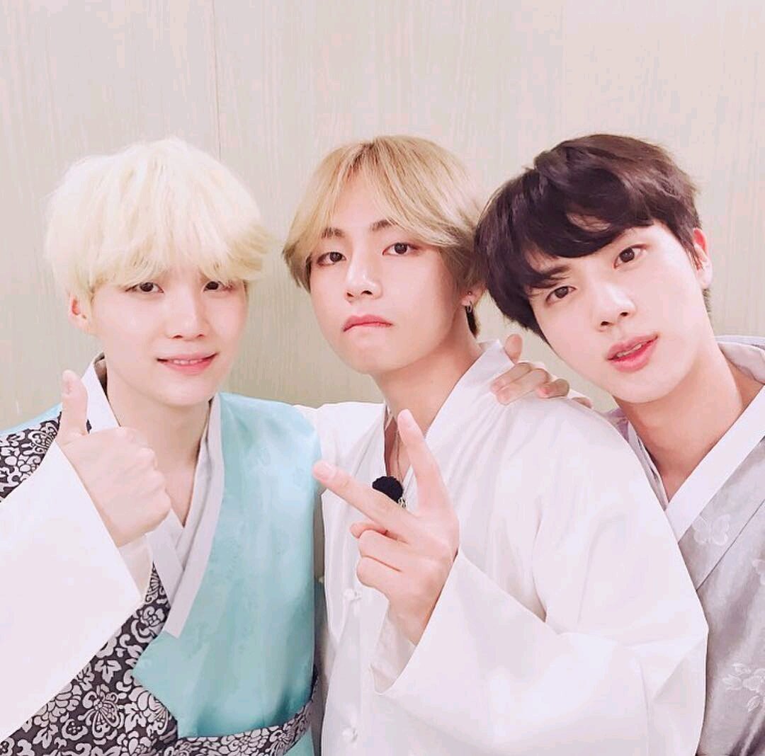 phitato00_'s tweet photo. @BTS_twt 
D-8
#LOVEBTS10M
#BTSXAMAs
#VOTEBTSFORMAMA
#BTSATMAMA https://t.co/IRkcmFhLWT