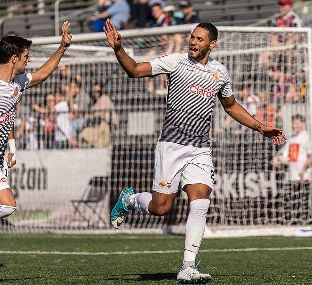 🙌 de cumpleaños por llegar a 24. ¡Felicidades, <a href="/SidR10/">Sidney Rivera</a>! 🎉 #SomosNaranja