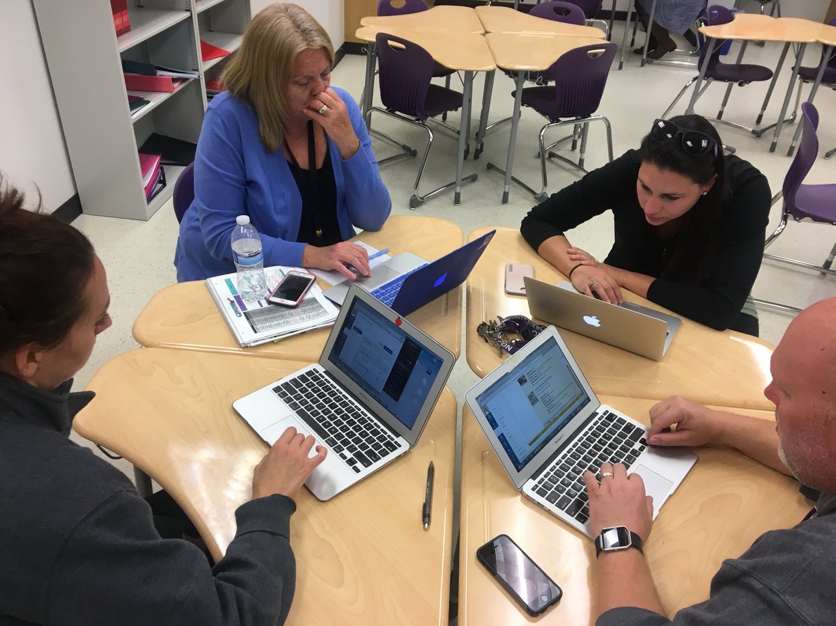 GunstoniLearn's tweet photo. Who says adults can’t have fun! Teachers picked their learning adventure today with purposeful App Playgrounds, Speed Dates, and EdCamps. #GunstonPRIDE #APSIsAwesome https://t.co/nisICkhDqf