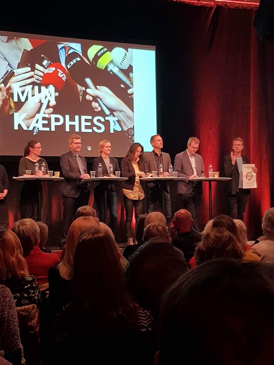 nikogrunfeld's tweet image. .@politiken holdt igår deres valgmøde med 300 københavnerne. Flertal for ‘Roadpricing’ var nok den største positive overraskelse. ✌🏻#dkgreen #kbhpol #kv17 #renluft