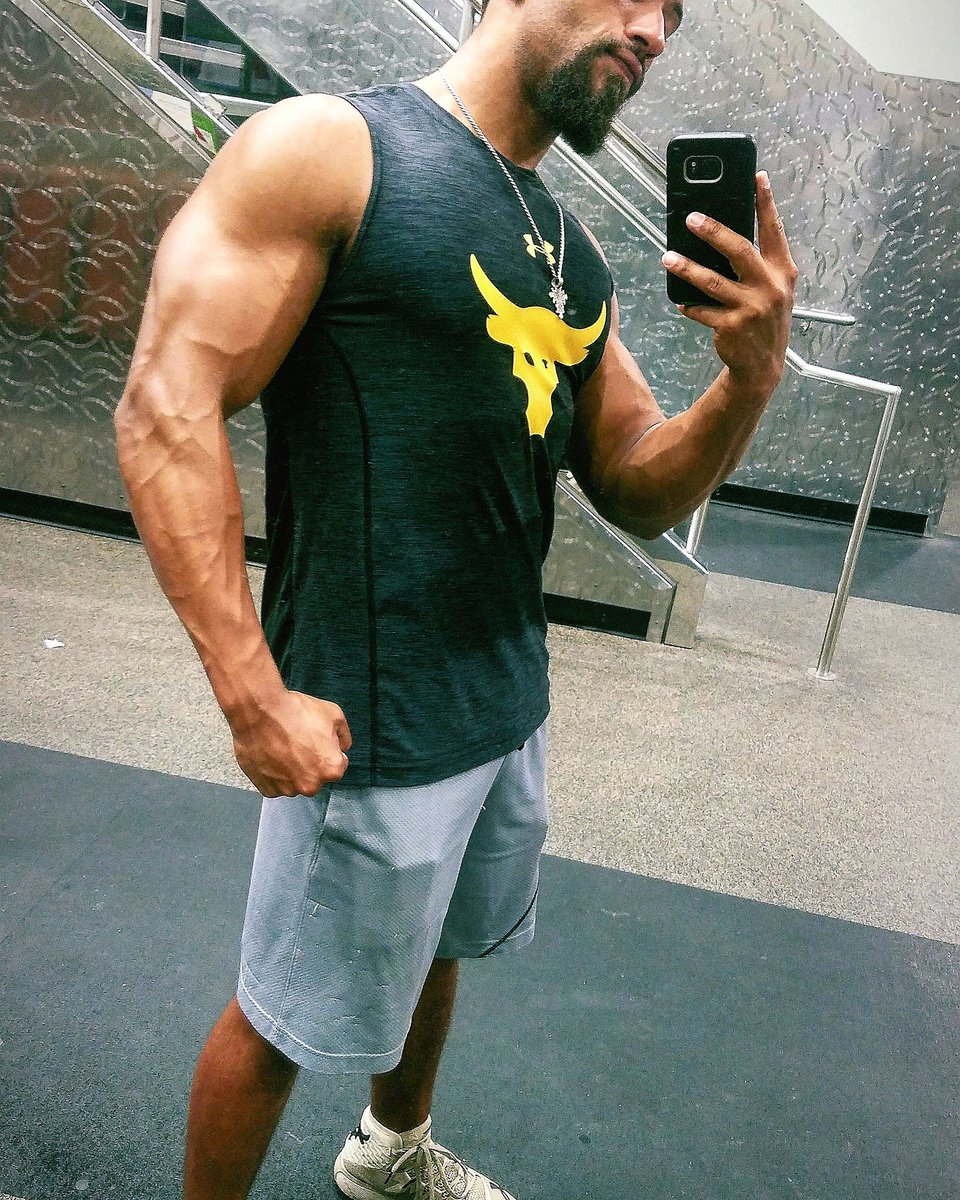 Marcellus_VMBTF's tweet photo. Always HUNGRY. Put in the WORK every single day! ✔ #fitness #fitfam #HealthyLiving #DontWishForIt #WORKforIt #GAINZ #projectrock #RockDelta https://t.co/d5OEdV1F5R