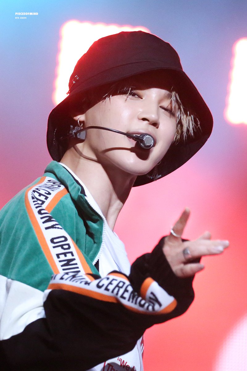 piecesofmind_jm's tweet photo. #JIMIN #지민  @BTS_twt 171115 https://t.co/2CNbr59092