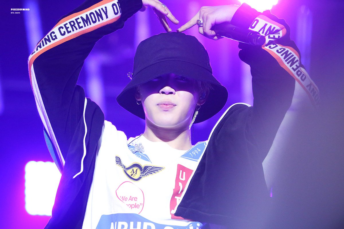 piecesofmind_jm's tweet photo. #JIMIN #지민  @BTS_twt 171115 https://t.co/FnF5VaIPeC