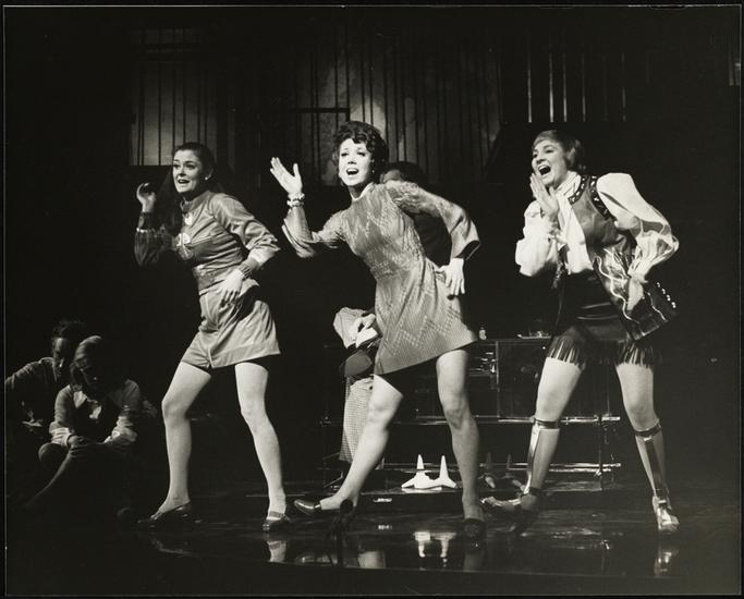 Happy birthday to Donna McKechnie, here w/ Susan Browning & Pamela Myers in COMPANY, 1970. Via 