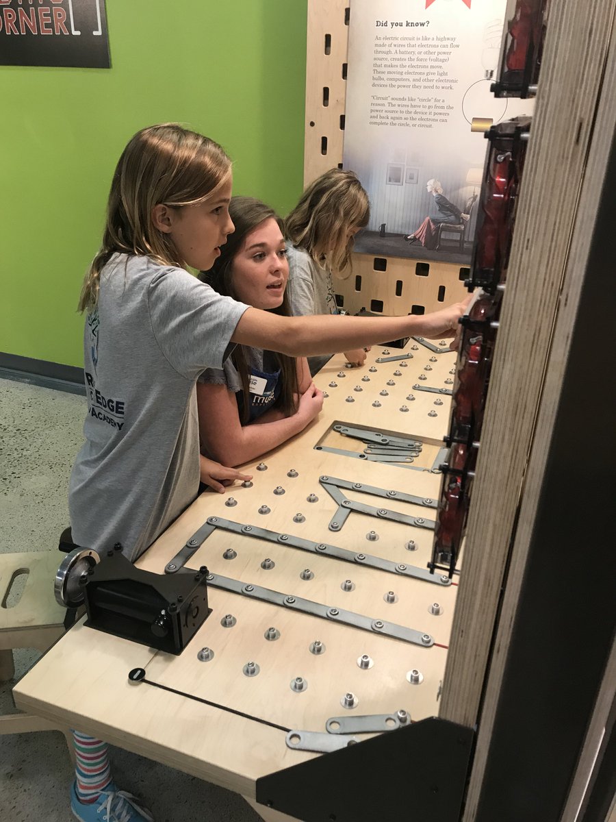MuseKnox's tweet photo. We have a blast learning through hands-on play in #STEMstation #musekids https://t.co/MRzbnZv4hA