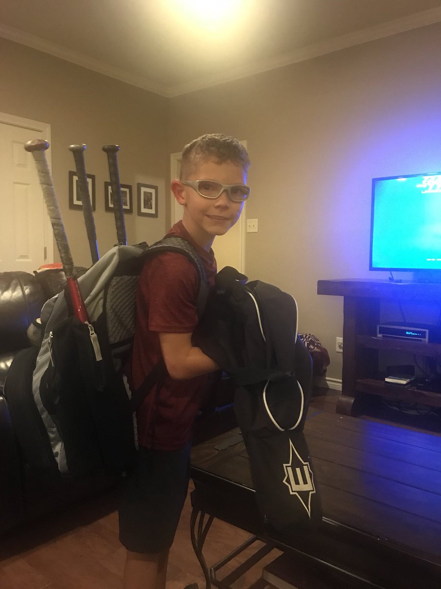 CoachJoeWillis's tweet image. You are a class act @BwittJr and Daniel said to say a big thank you and he can’t wait for the next lesson. #makingdays