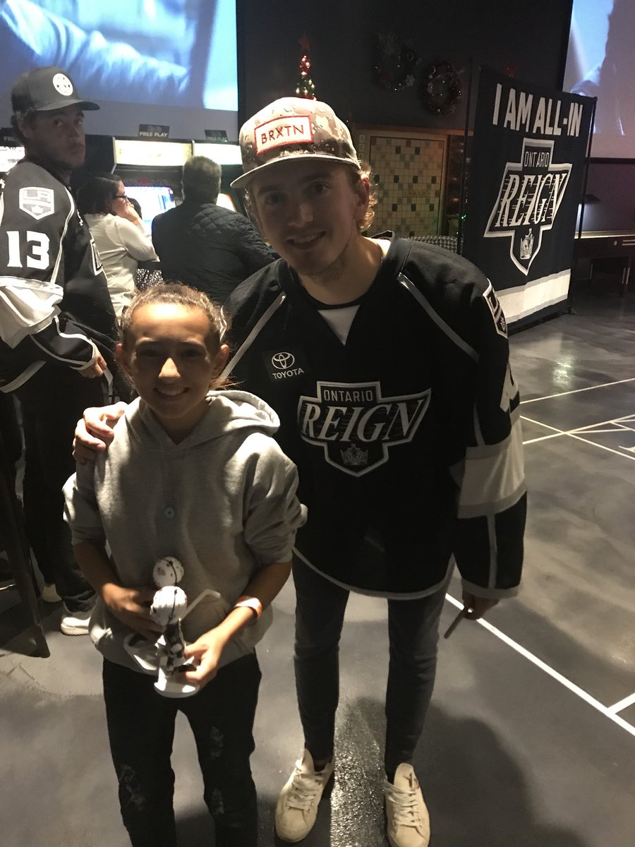ashleycam41's tweet image. Thank you @ontarioreign for another great event! #TinyFanLovesHerRookies #RookieMixer #GoReignGo @mattroy6 @iverke @CalPetersen40