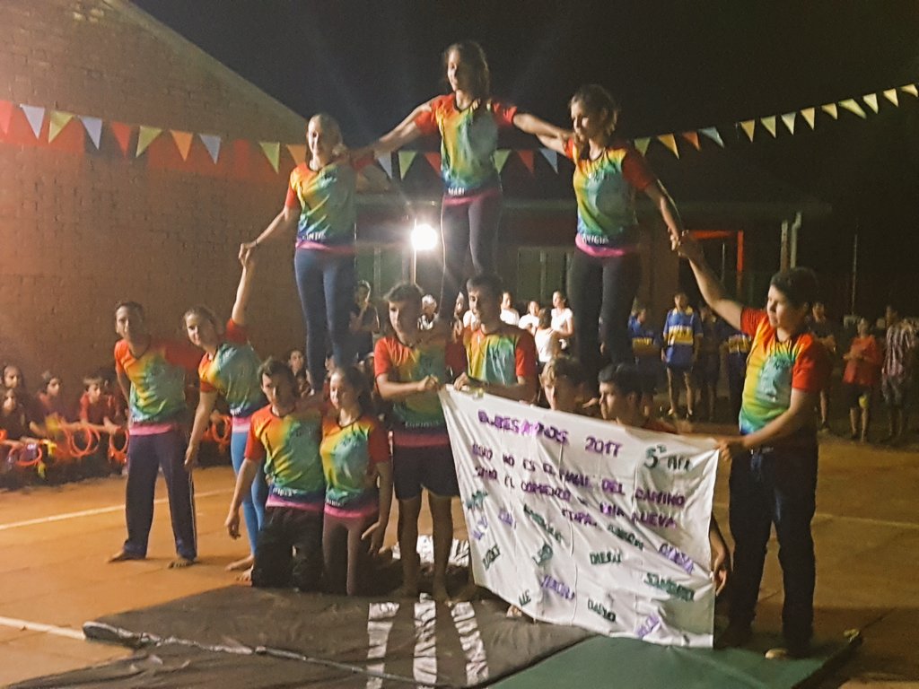 Laura_Noremberg's tweet photo. #FiestaDeEducFisica #Ext6 #UGL3 Colonia Gramado #Hoy #Felicitaciones Alumnos y Docentes 👌Se Lucieron 👏👏👏 @mariluleverberg https://t.co/hEpfHZYKBq