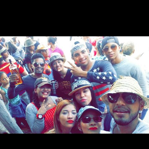 robertecc17's tweet photo. @jean_177 @indecisa_a18 @heliannyavila @Mari_Angela45 @benyaliz1 @jordanperozox3 @YaneInfante @PortilloGene @vianklf @espibe11 @shakirandreina, PURA GENTE BUENA, #DantoOnFire🔥😂 https://t.co/EPLDCJFgGI