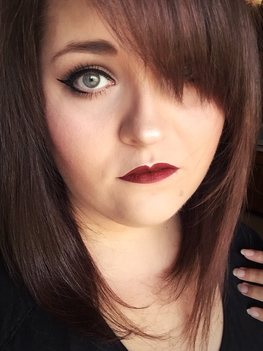 xXTeaChanXx's tweet photo. New hair color! Was feeling sassy XD #newhair #unicornblood #JeffreeStarCosmetics #urbandecay #tartecosmetics #nakedbasics #2017 https://t.co/iyeFmjuZBw