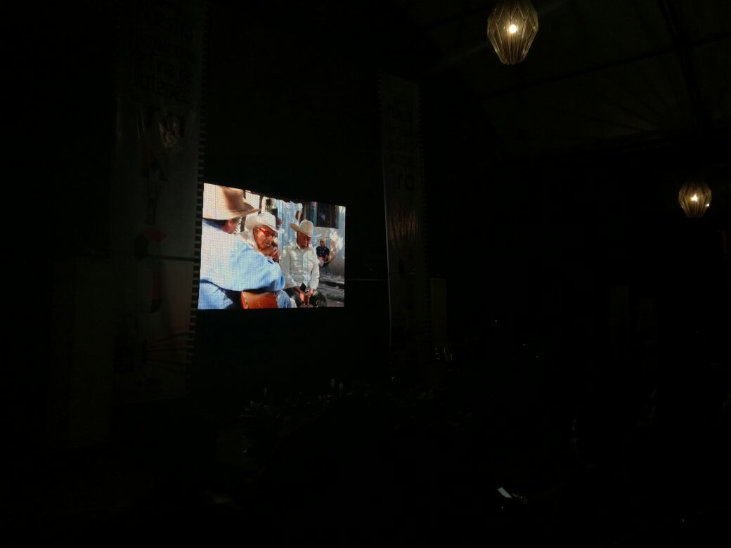 RTvMorelos's tweet photo. En la 1ª Muestra Internacional de Cine #Jiutepec participaremos con la proyección del documental Corridos, Sones y Pasiones este jueves 16 de noviembre en el Zócalo de #Jiutepec a las 18:00 horas. En estos momentos los invitados disfrutan de parte de este corto. #MICJ https://t.co/38YMdSPWXL