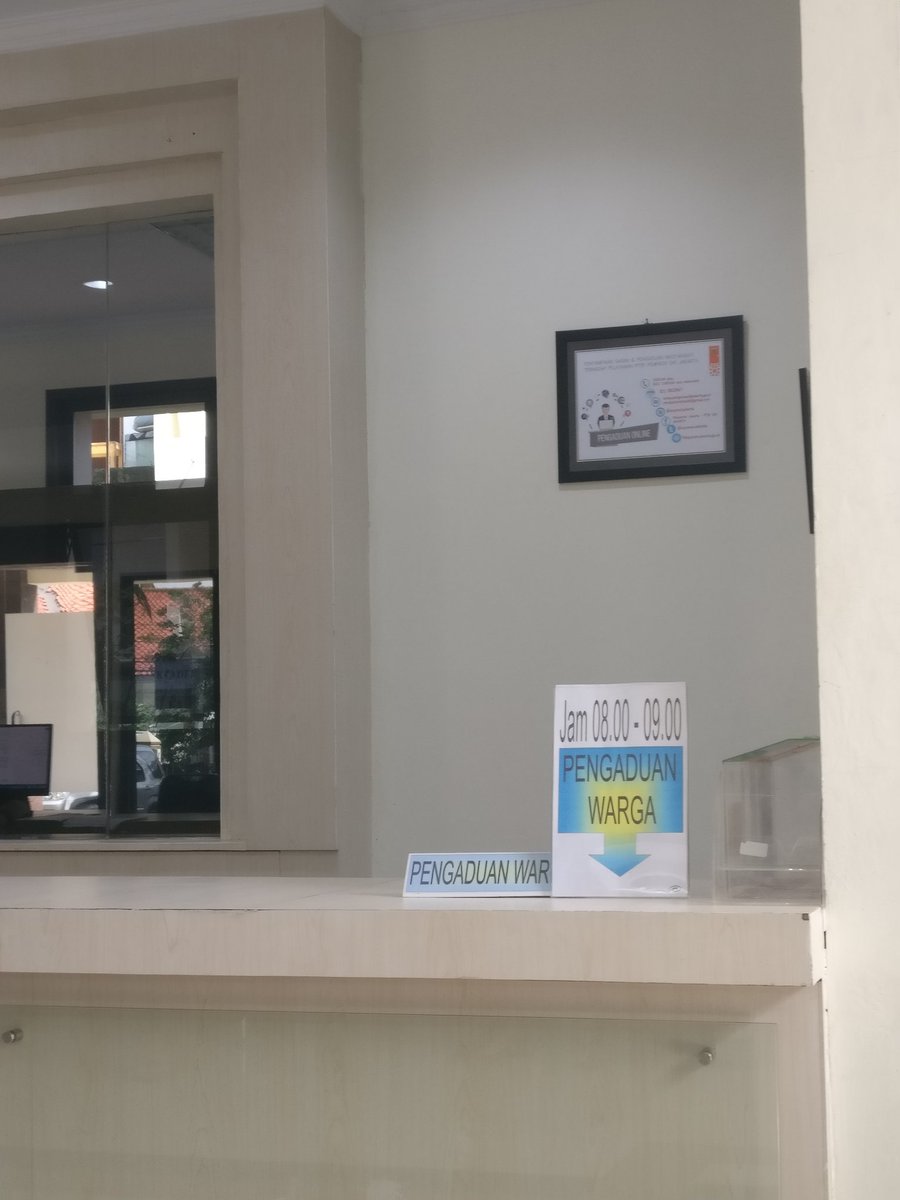 "Kami di sini untuk melayani masyarakat."

Ente pelayan tapi ngatur-ngatur warga ngadu harus jam 8-9 pagi.