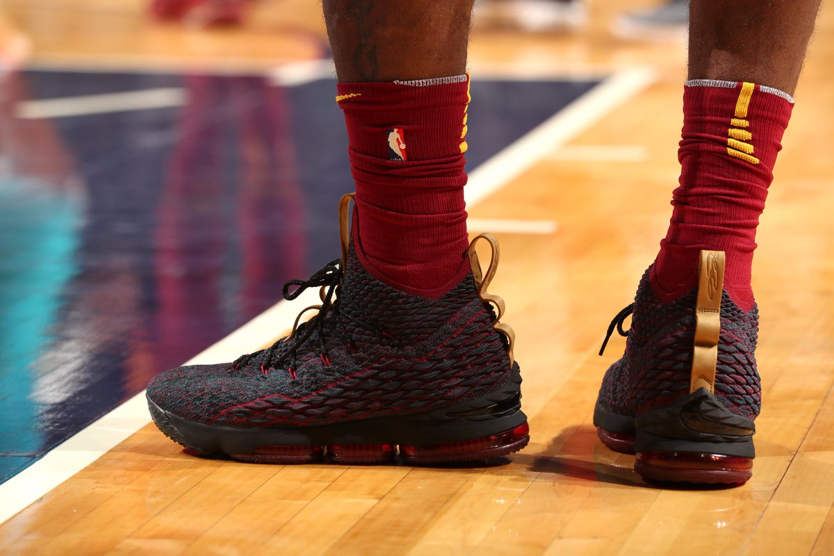 lebron xv on feet