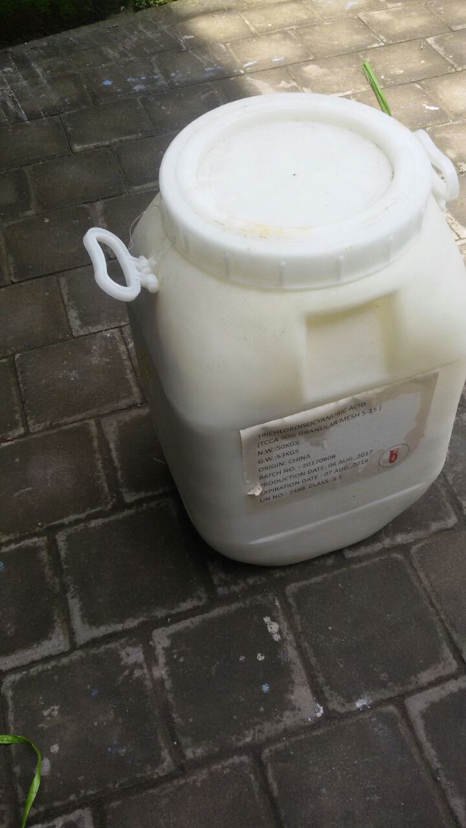 RajaPompa1's tweet photo. Pusat Jual Klorin Granular. Cp/Wa : 082 145 995 414 #PoolChemical #ObatKolamMurah #SupplierObatKolam https://t.co/GpI6Lj6fZQ