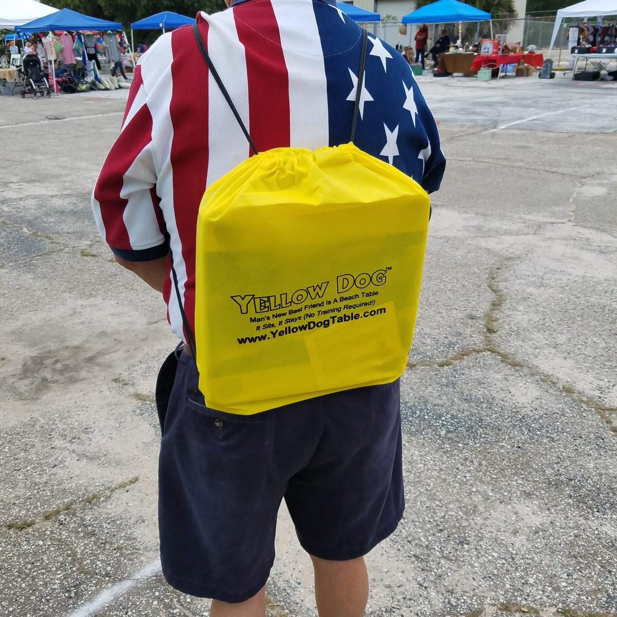 yellowdogtable's tweet photo. #yellowdogtable #entrepernuer #beachtable #beachlife #christmasgift #traveltable #festival #outdoortable #forsale #VeteransDay #startup #shoplocal #florida #totebag https://t.co/bTog0wGWvL