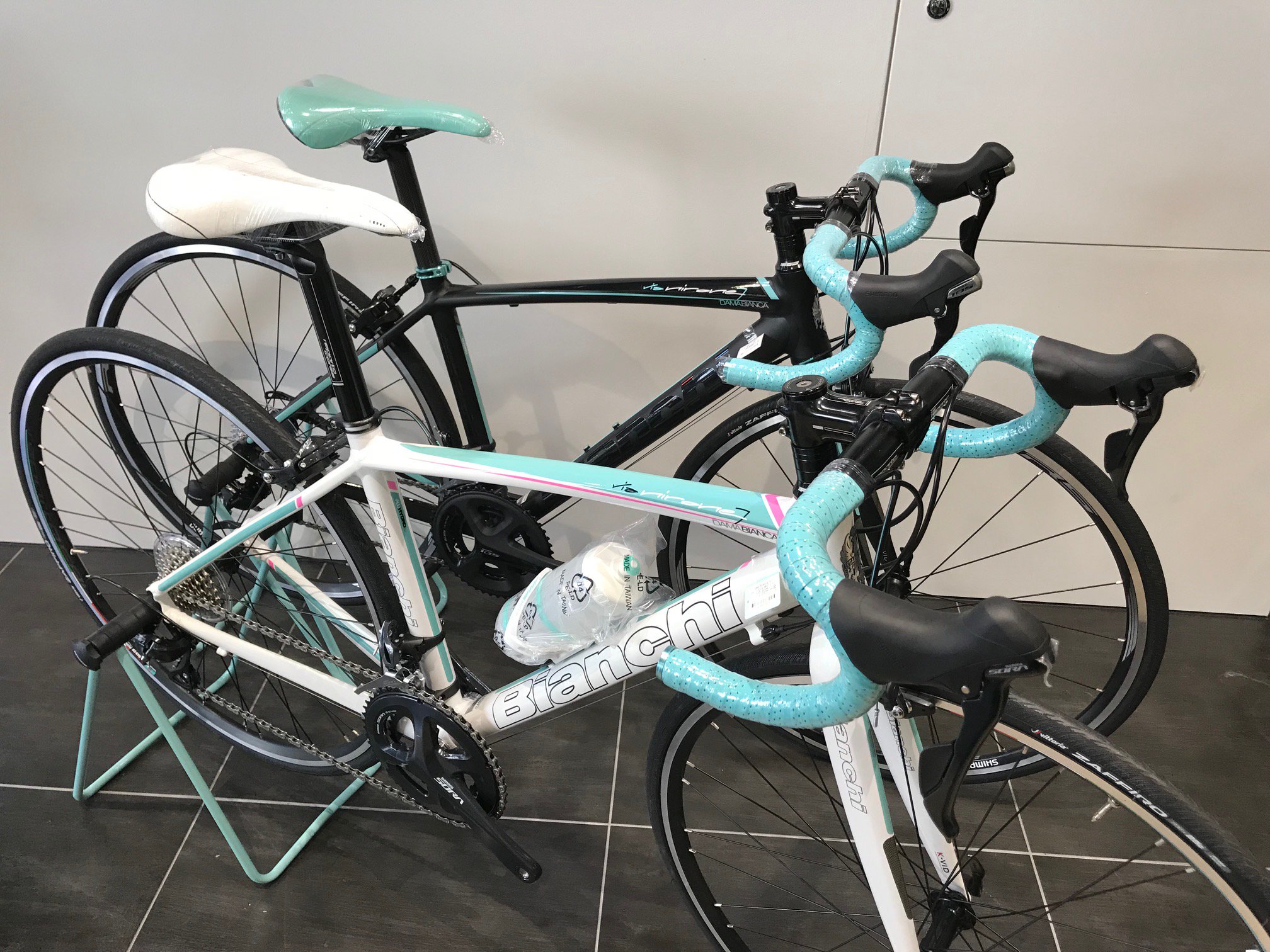 Bianchi Bike Store Mejiro Binachi の 女性向け ロードバイク 女性 向けに設計されたアルミロードバイクで これからロードバイクを始めようという方にぴったり コチラのバイクがなんと30 Off バイクフィッティングとステムの無料交換