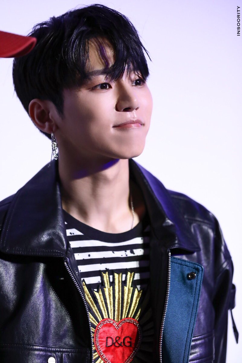 insoority's tweet photo. [PHOTO] 171018 하이서울패션쇼 #테리엇 #마이네임 #인수 
 #INSOO #MYNAME #TERIAT #강인수 
@k10208888 https://t.co/PJ06yIT6ja