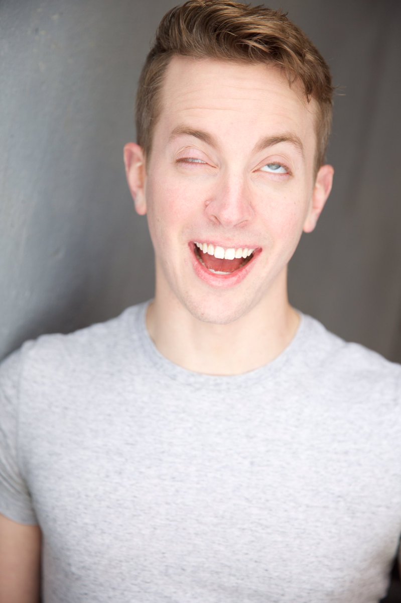 JakieJake88's tweet image. Nailing my new headshots 💁🏼 #bookedandblessed