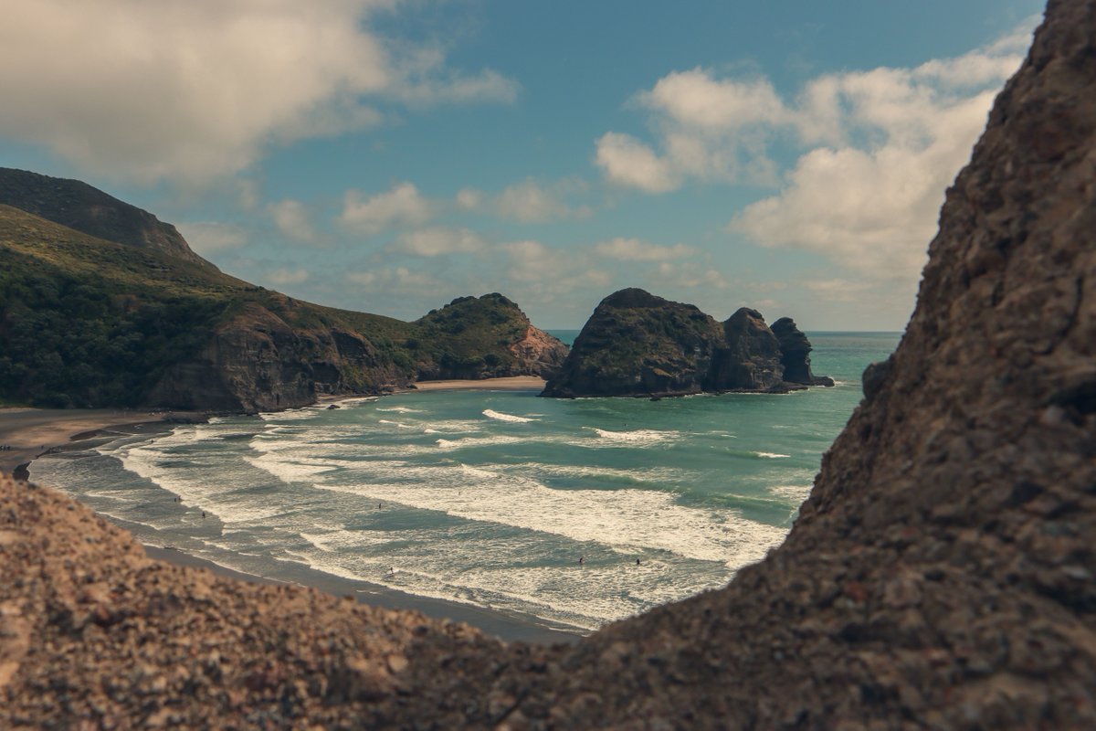 moderentals's tweet photo. Could Piha be any more #perfect?
A #beautiful #dog #friendly beach with awesome surf and the best pies in #NewZealand - we think not!
If you've got no way of getting there, remember to use the code SOUL for 15% off when you book your car or #camper #rental with Mode!⠀ https://t.co/I4WFSfSdue
