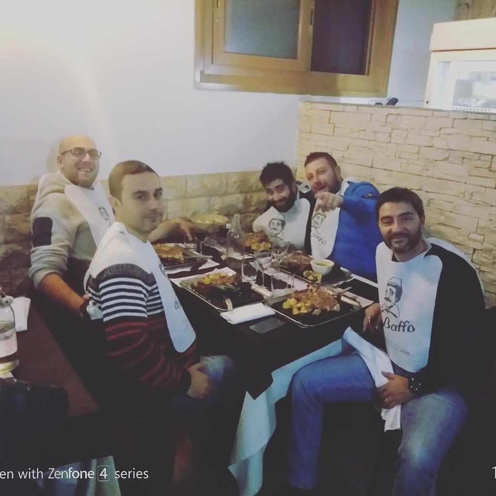 VersusLabel's tweet photo. #roma #rome #italia #italy #friends #friendstime #dj #djlife #meat #steak #steakhouse #baffo #carne #ciccia #cena #amici https://t.co/M22ipgNaxS https://t.co/9Lpx10aFTT
