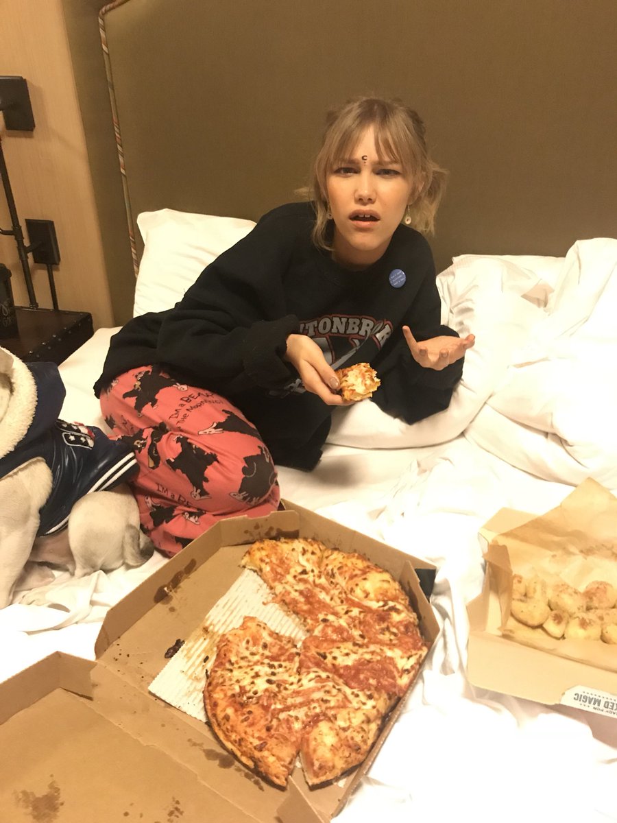 GraceVanderWaal's tweet photo. Seriously....? @dominos https://t.co/2KTfyM7jQC