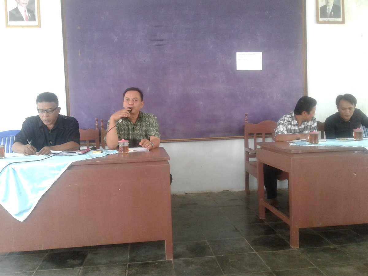 Ds_Pegongsoran's tweet photo. Dari 48 peserta calon prangdes hadir 47 dalam tahapan tes pidato penyampaian visi dan misi (16/11/2017).

@hirmanofficial https://t.co/DkUTWiOSHj