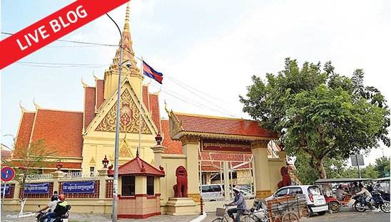 phnompenhpost's tweet photo. Former @cambodiadaily journalist Len Leng is being questioned by police after trying to approach the Supreme Court without a press pass | More from our live blog on the potential dissolution of the #CNRP here: https://t.co/IJqDYMdPpt https://t.co/XwdUB4lTpW