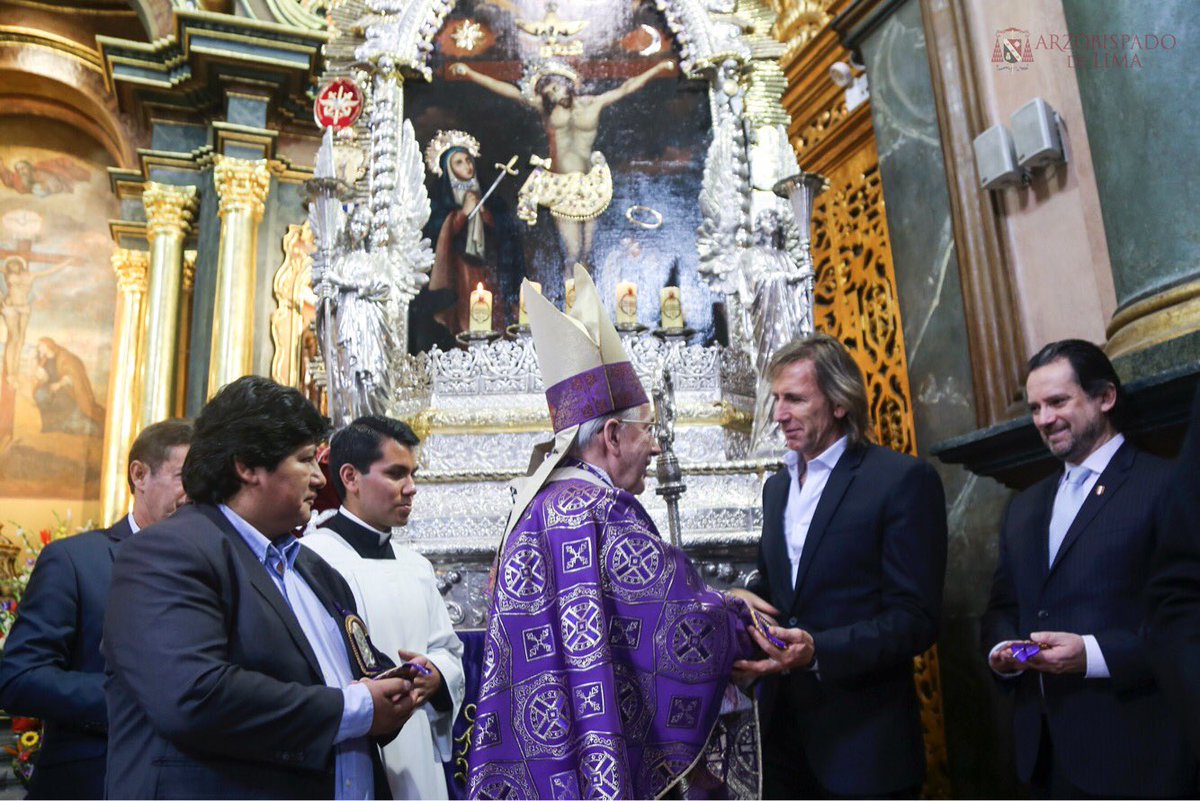 HSMNazarenas's tweet photo. Gracias #SeñorDeLosMilagros nos has devuelto la esperanza, has vuelto a unir a todos los peruanos. Qué viva el Perú!!@TuFPF @arzlima https://t.co/2GYRkMcUkN