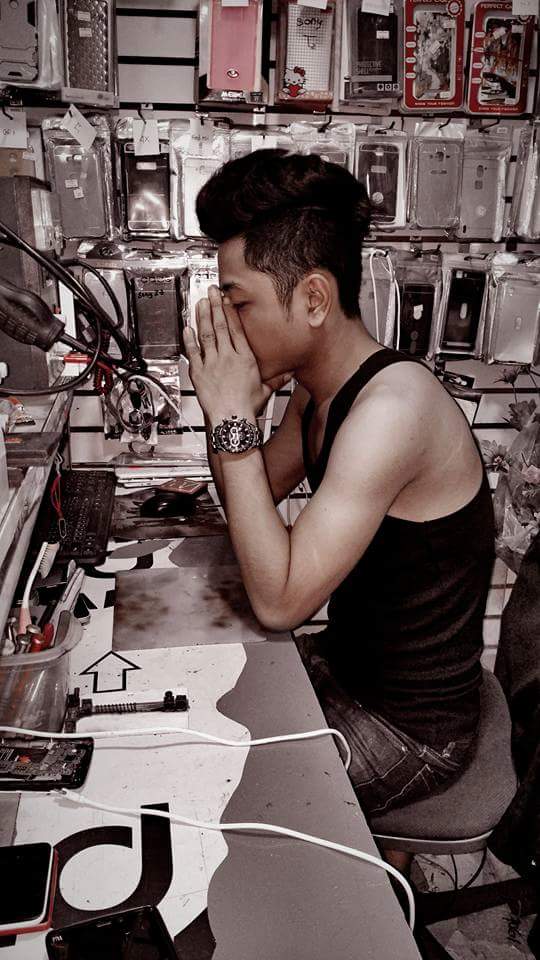 at462964's tweet photo. ညစ္​​ေနတယ္​ဗ်ာ ဒီည ဒိတ္​မယ္​ဗ်ာ https://t.co/GtxDXmtt64
