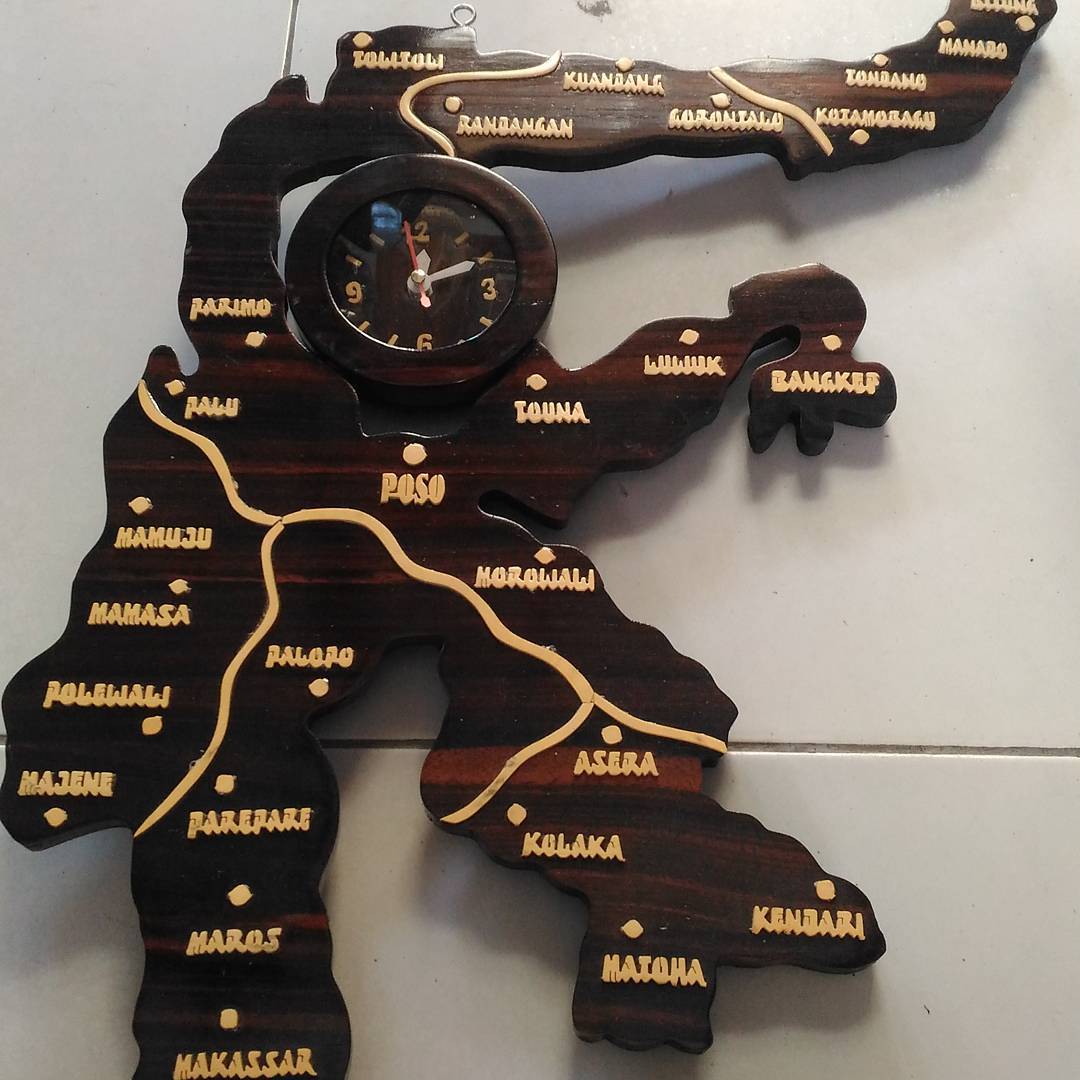 Kerajinan kayu Hitam atau EBONY merupakan kekayaan alam yang hanya dimiliki indonesia khususnya sulawesi tengah. Kayu ebony memiliki tekstur sangat keras dan memiliki nilai jual yang tinggi, tidak salah kayu hitam banyak dinikmati
sjinternasional.com