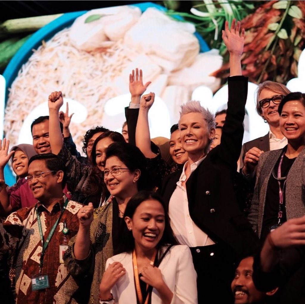 ShangriLaJKT's tweet photo. We are honored to be appointed as the venue of EAT Asia-Pacific Food Forum and were privileged to meet some of the world’s brightest minds last October.

Photo by @eatfoundation 

#shangrilajkt #creatingbeautifulmoments #eatforum #foodcanfixit #EATapac #eventscollection https://t.co/ITAxnhVltx