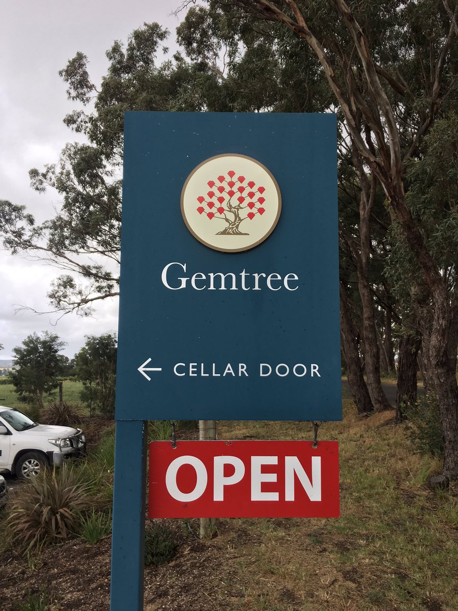 AustOrganic's tweet photo. Absolutely beautiful @GemtreeWines Thanks for hosting our bus tour 👏🏼❤️ #organicwine https://t.co/L1BUwVTtOH